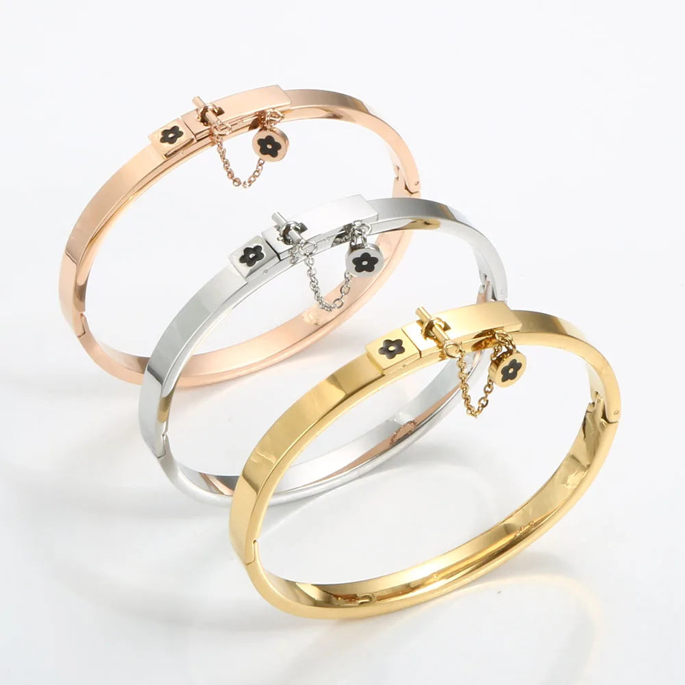 Luxury Flower Charm Bangle & Matching Rings
