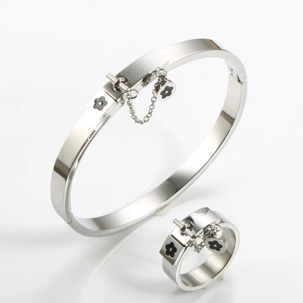 Luxury Flower Charm Bangle & Matching Rings