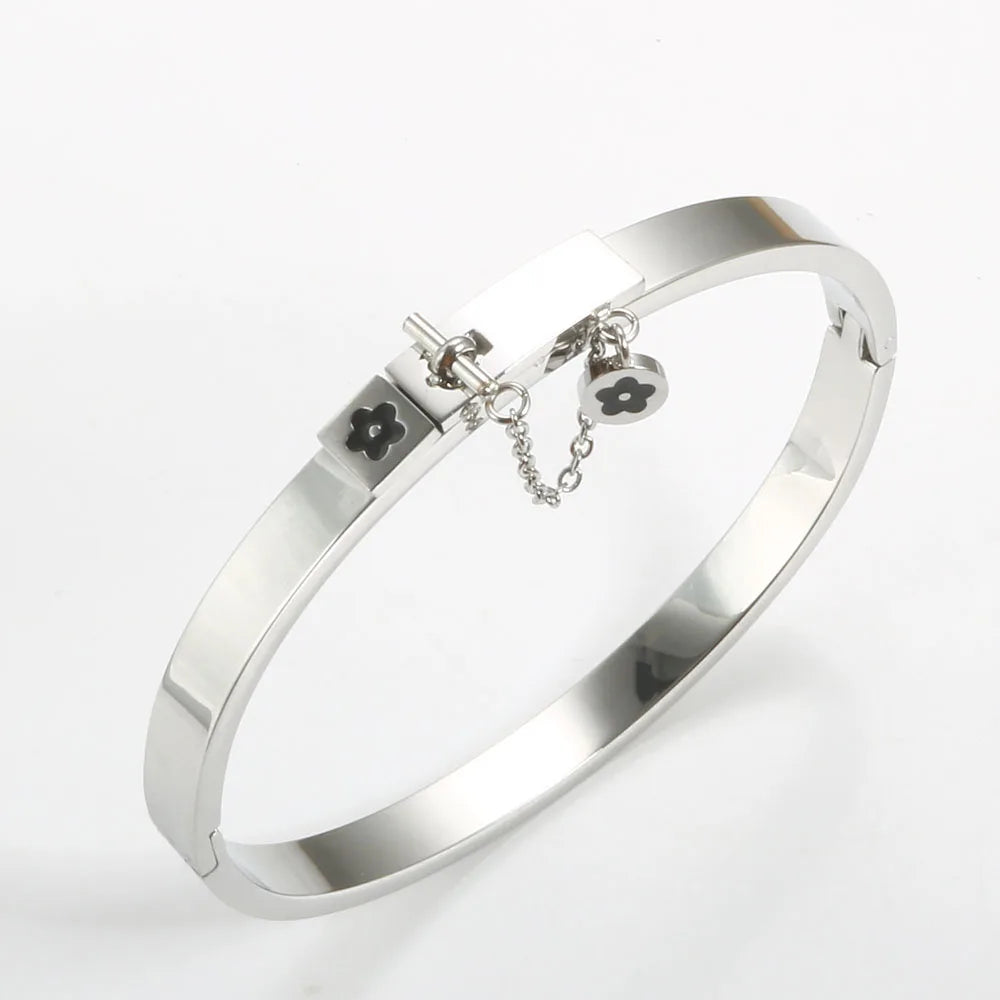 Luxury Flower Charm Bangle & Matching Rings